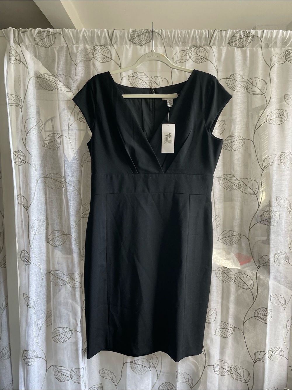 Calvin Klein 2000’s Classic Black V-Neck Sheath Dress - Elegant Women's Dress